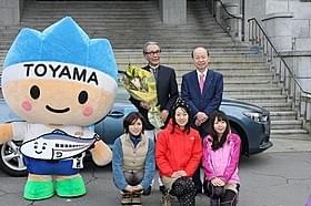 全国行脚に向け出発!「春を背負って」