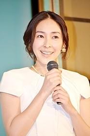 美肌の秘けつを語った麻生久美子