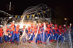 ちびっ子スパイダーマン30人が結集「アメイジング・スパイダーマン」