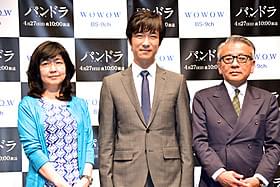 (左より)井上由美子、堺雅人、河毛俊作監督「パンドラ」