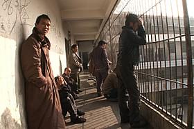 「収容病棟」の一場面「収容病棟」