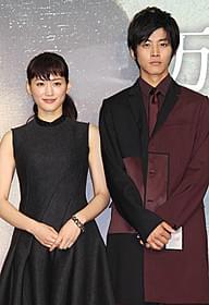 初共演した綾瀬はるかと松坂桃李「モナリザ」