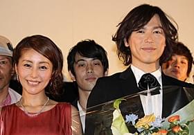 初日挨拶に出席した塩谷瞬と熊切あさ美「歌舞伎町はいすくーる」