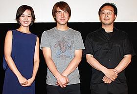 舞台挨拶に立った深田晃司監督ら「いなべ」