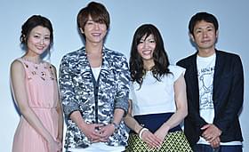 初日挨拶に立ったユナク、原田夏希ら「無花果の森」