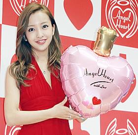 新作フレグランスをPRした板野友美「ライオンハート」