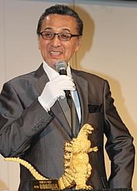 「純金 GODZILLA」に目を丸くする宝田明「ゴジラ」