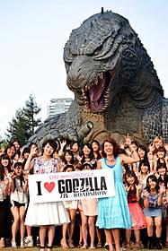 「GODZILLA」を熱烈 アピールした波瑠とLiLiCo「ゴジラ」