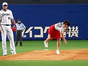 男性顔負けの豪快フォーム!「TOKYO TRIBE」