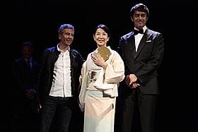 授賞式で喜びを仏語で語った吉永小百合「ふしぎな岬の物語」