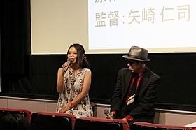 同郷の辻村深月氏(左)と矢崎仁司監督「太陽の坐る場所」