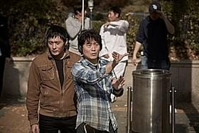 「泣く男」でタッグを組んだチャン・ドンゴンとイ・ジョンボム監督「泣く男」