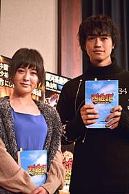 (左から)映画吹き替えに初挑戦した貫地谷と斎藤「西遊記」