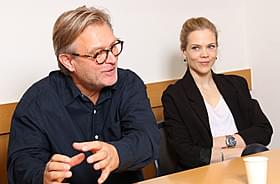 ベント・ハーメル監督と主演のアーネ・ダール・トルプ「キッチン・ストーリー」