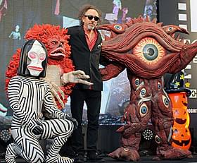 ウルトラ怪獣と対面したティム・バートン監督「チャーリーとチョコレート工場」