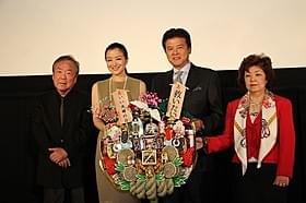 三浦友和、神山征二郎監督は死去した高倉健さんを偲んだ「救いたい」