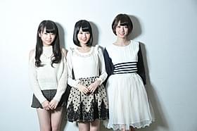 (左から)秋元真夏、生田絵梨花、橋本奈々未「超能力研究部の3人」
