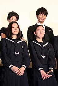 大粒の涙を流す藤野涼子(下段右)「ソロモンの偽証 前篇・事件」