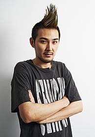 モヒカンヘアに初挑戦する松田龍平「モヒカン故郷に帰る」