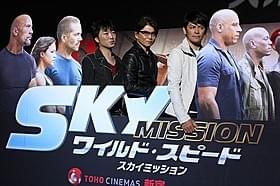 登壇した(左から)小沢一敬、哀川翔、岡田圭右「ワイルド・スピード」