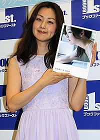 写真集で水着や下着姿も披露した笛木優子「パラノイア」