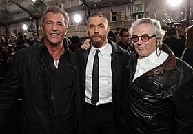(左から)メル・ギブソン、トム・ハーディ、ジョージ・ミラー監督「マッドマックス」