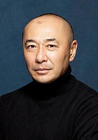 2年ぶりの民放連ドラ主演で 中年探偵に扮する高橋克実