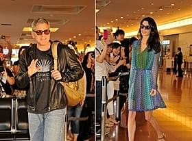 空港で約400人のファンに出迎えられたジョージ・クルーニー夫妻「トゥモローランド」