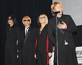 4人そろって授賞式に出席した「GLAY」