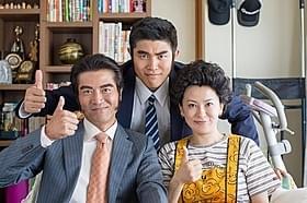 寺脇康文(左)、鈴木砂羽(右)、鈴木亮平の親子3ショット!「俺物語!!」