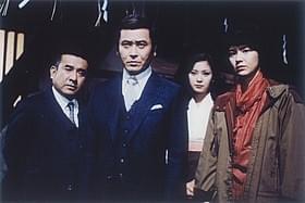 (左から)荒井注さん、天知茂さん、片平なぎさ、五十嵐めぐみ 「五重塔の美女 江戸川乱歩の『幽鬼の塔』」より「黒蜥蜴(1962)」
