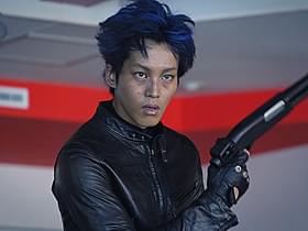 ガンアクションを披露した松坂桃李「劇場版 MOZU」