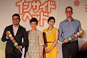 来日会見に参加したピート・ドクター監督(写真右)ほか「よろこび(1999)」