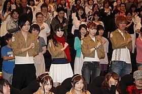 観客420人とともに「心臓を捧げよ!」