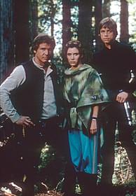 「スター・ウォーズ ジェダイの復讐 (ジェダイの帰還)」の一場面「スター・ウォーズ フォースの覚醒」