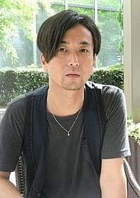 小谷忠典監督「フリーダ・カーロの遺品 石内都、織るように」