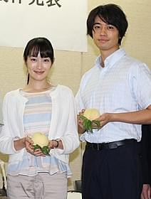 3年ぶりの共演を果たす高梨臨と斎藤工「種まく旅人 みのりの茶」