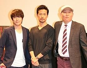 サプライズ登場で会場を沸かせた竹野内豊(中央)「at Home アットホーム」