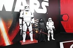 日本でもお披露目された新悪役カイロ・レンのフィギュア「スター・ウォーズ フォースの覚醒」
