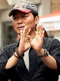 初々しい熟年カップルの恋を描いたカン・ジェギュ監督「シュリ」