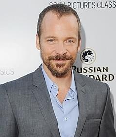 カルトシリーズへの出演が 決まったピーター・サースガード「ツイン・ピークス」