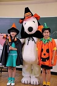 ハロウィン衣装でニッコリ「I LOVE スヌーピー THE PEANUTS MOVIE」