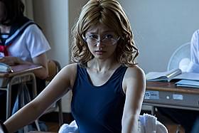 狂気のサイエンティスト・碧井ネロを演じた山地まり「血まみれスケバンチェーンソー」