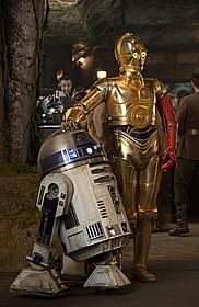 「スター・ウォーズ フォースの覚醒」よりR2-D2とC-3PO「スター・ウォーズ」