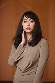 今作では人気お天気キャスターと 双子の妹の1人2役に挑戦「劇場版 MOZU」