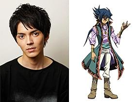 林遣都(左)が声優を務める謎の少年・藍神「遊☆戯☆王」