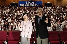 長崎凱旋に笑顔の吉永小百合と山田洋次監督「母と暮せば」