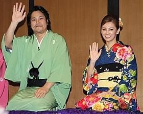 “落語家”ぶりを発揮した松山ケンイチ(左)「の・ようなもの」