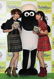 あっけらかんと大胆告白した 入山杏奈(左)と北原里英「ひつじのショーン」