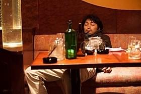 実際に酒を飲んで撮影に臨むこともあったという「俳優 亀岡拓次」